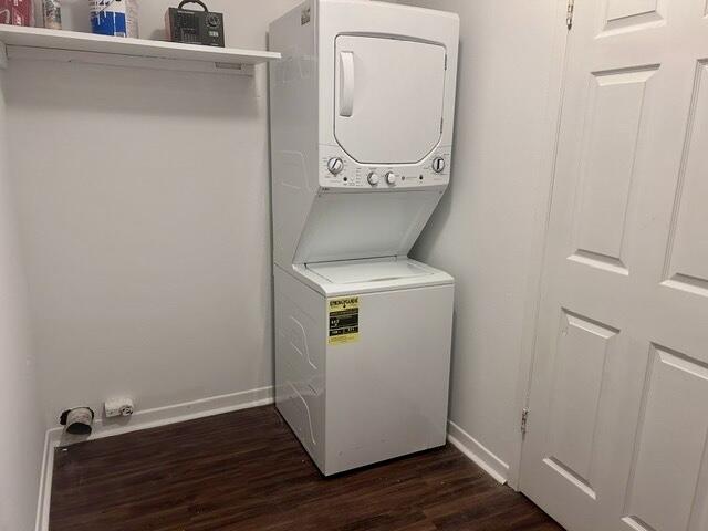 1925 Esplanade Street, Unit F Navarre, FL 32566 - Photo 7 of 13 a utility room with dryer and washer