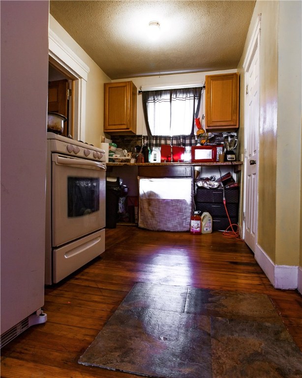 235 Laban Street Providence, RI 02909 - Photo 5 of 27