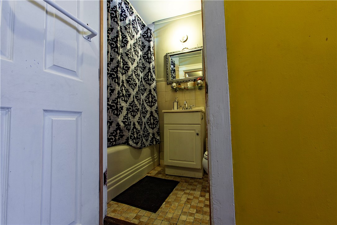 235 Laban Street Providence, RI 02909 - Photo 6 of 27