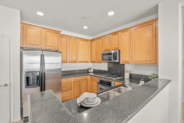 $349,999 | 3301 North Park Drive, Unit 513, Sacramento, CA 95835
