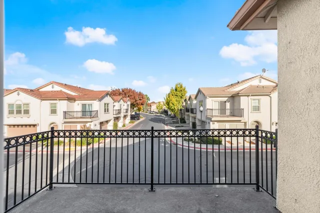 $349,999 | 3301 North Park Drive, Unit 513, Sacramento, CA 95835