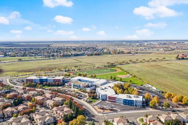 $349,999 | 3301 North Park Drive, Unit 513, Sacramento, CA 95835