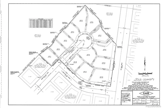 view of an entryway with wooden floor