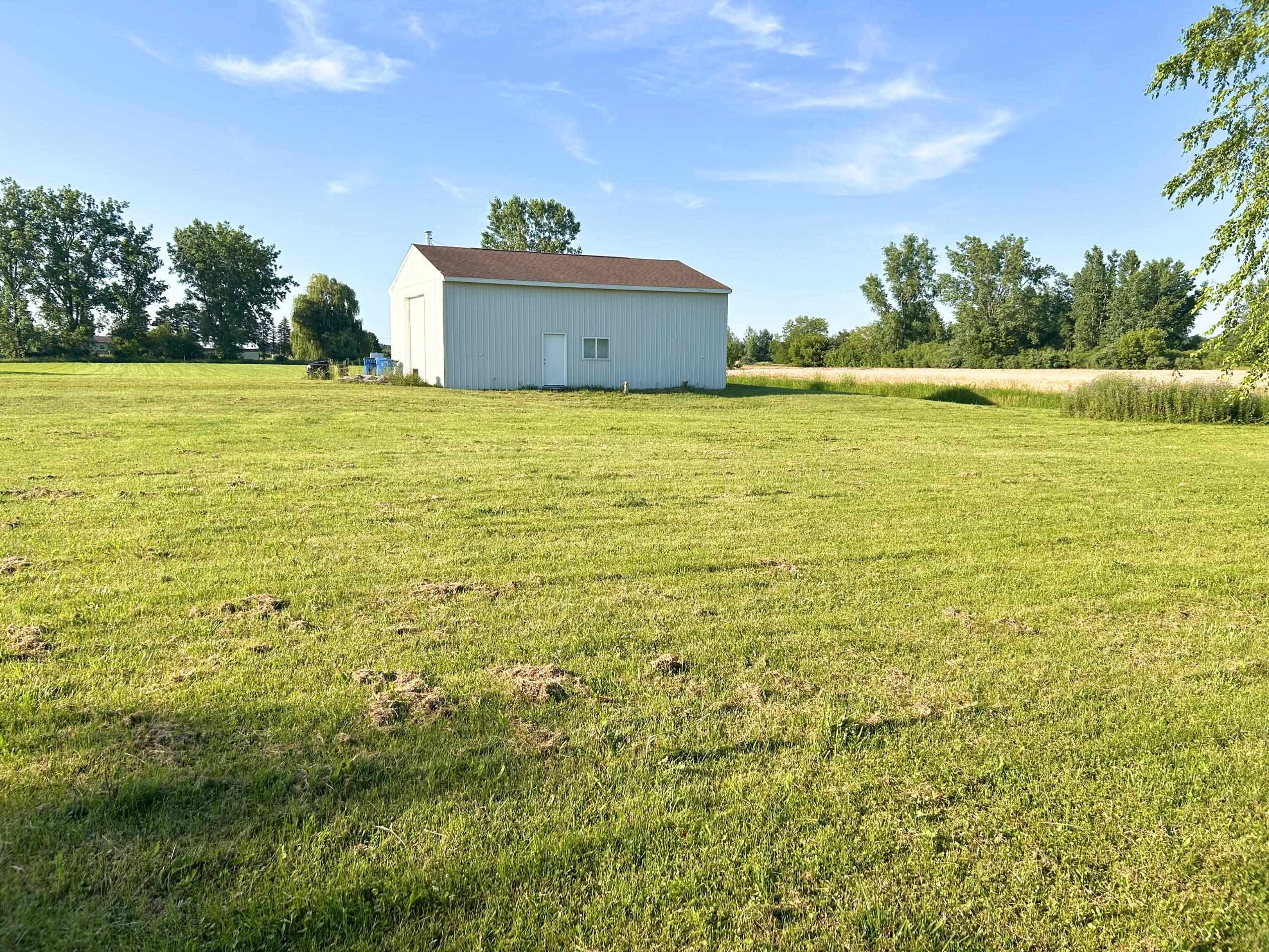1055 South Carter Road Midland, MI 48642 - Photo 4 of 9 Gallery Image 4