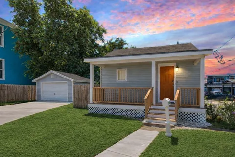 $194,900 | 1213 55th Street, Galveston, TX 77551