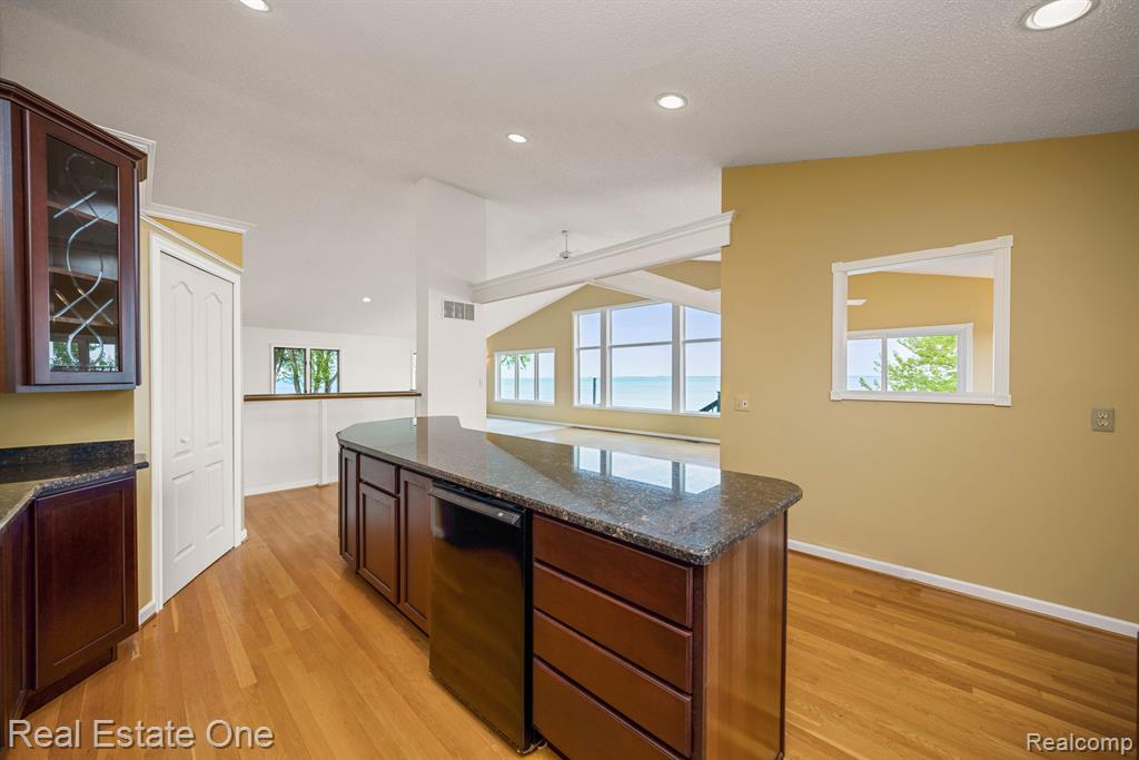 48712 Point Lakeview Street Chesterfield, MI 48047 - Photo 26 of 71