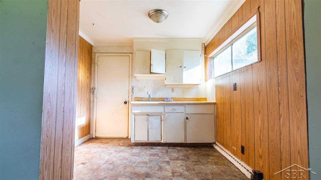 2861 Hermansau Road Saginaw, MI 48604 - Photo 15 of 17 50052407-14.JPG