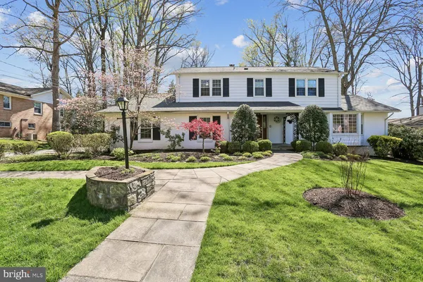 a front view of house with yard