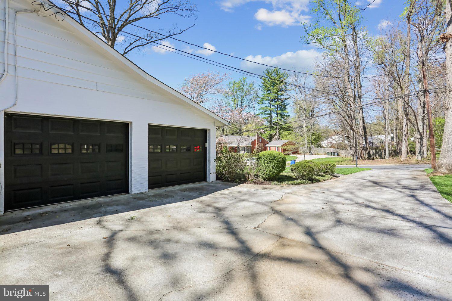 14338 Chesterfield Road Rockville, MD 20853 - Photo 47 of 60 Driveway
