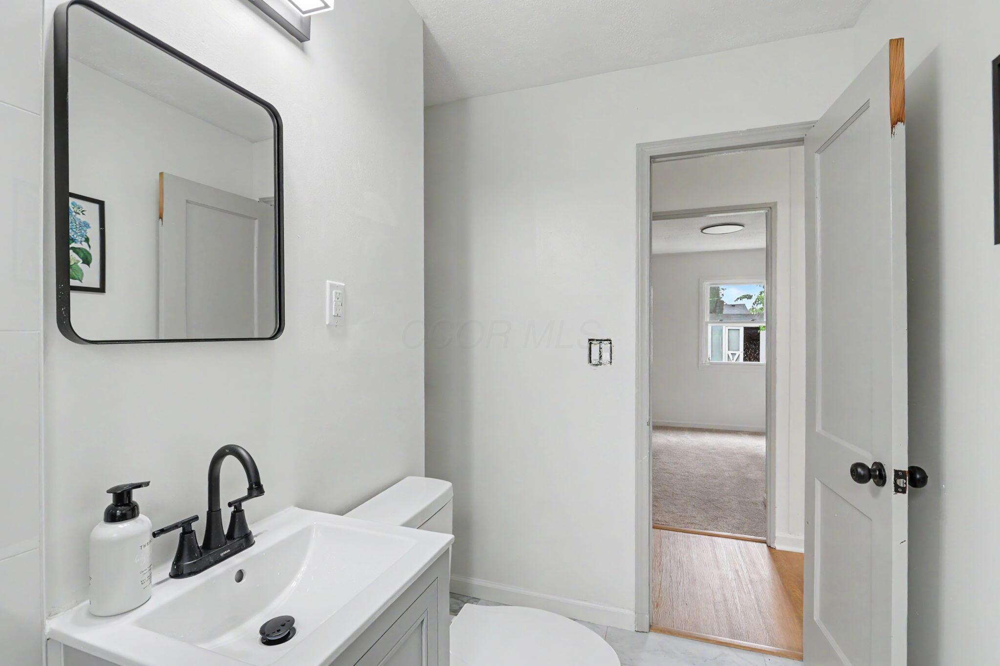 4517 St Rita Lane Columbus, OH 43213 - Photo 15 of 26