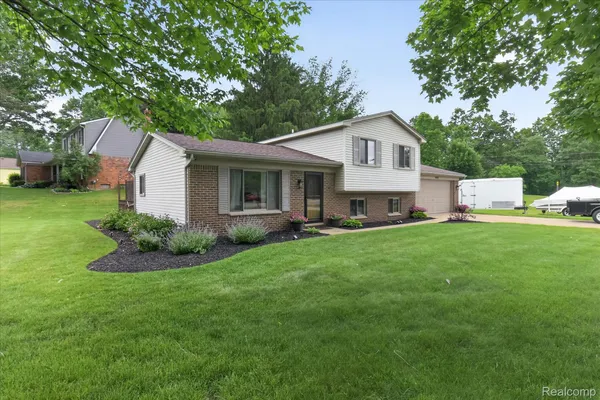 $315,000 | 4903 Capetown Boulevard, Highland, MI 48356