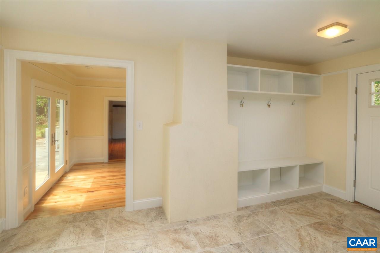 268 Dry Bridge Road Charlottesville, VA 22903 - Photo 21 of 36 an empty room with a bathroom