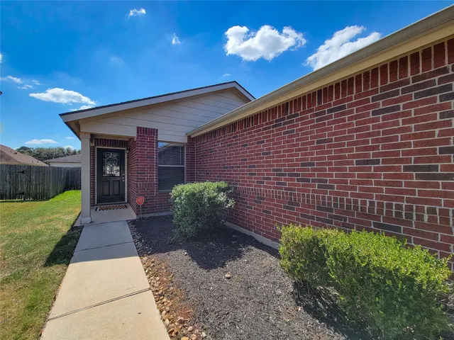 $2,075 | 2911 Rustling Chestnut Street, Spring, TX 77389