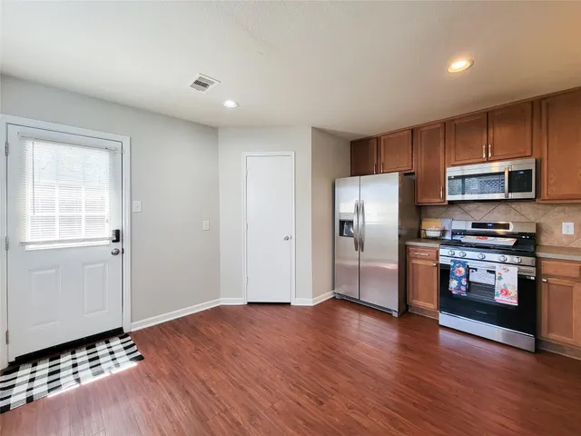 $2,075 | 2911 Rustling Chestnut Street, Spring, TX 77389