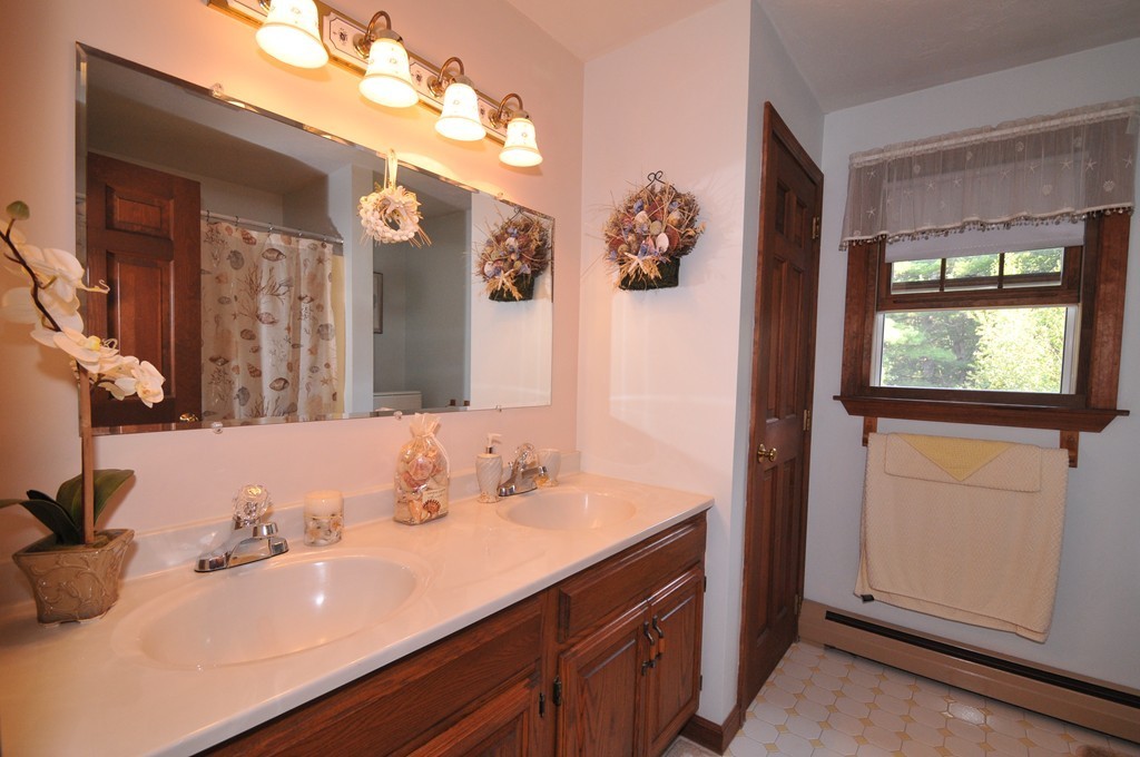 54 Chipper Hill Road Northbridge, MA 01534 - Photo 16 of 25