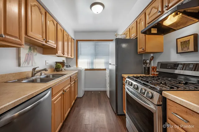 $229,900 | 29W560 Winchester Circle West, Unit 4, Warrenville, IL 60555