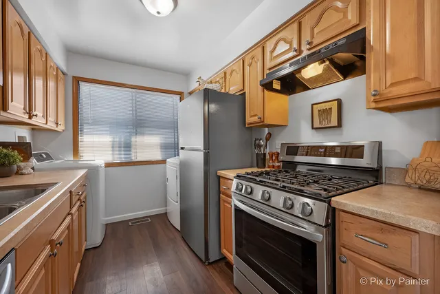 $229,900 | 29W560 Winchester Circle West, Unit 4, Warrenville, IL 60555