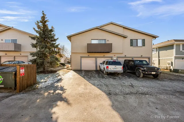 $229,900 | 29W560 Winchester Circle West, Unit 4, Warrenville, IL 60555