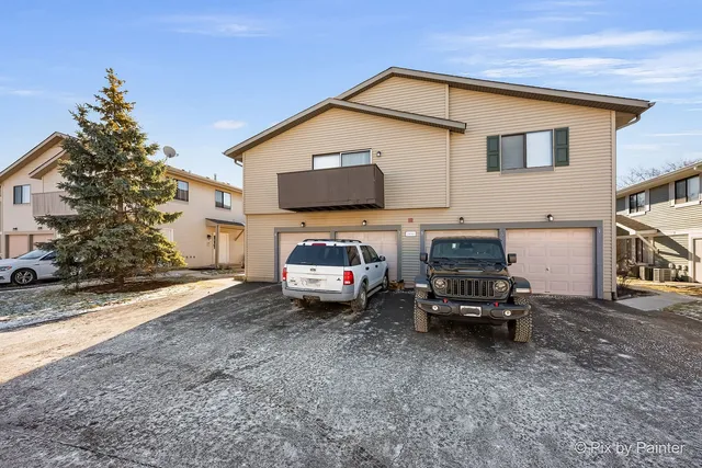 $229,900 | 29W560 Winchester Circle West, Unit 4, Warrenville, IL 60555