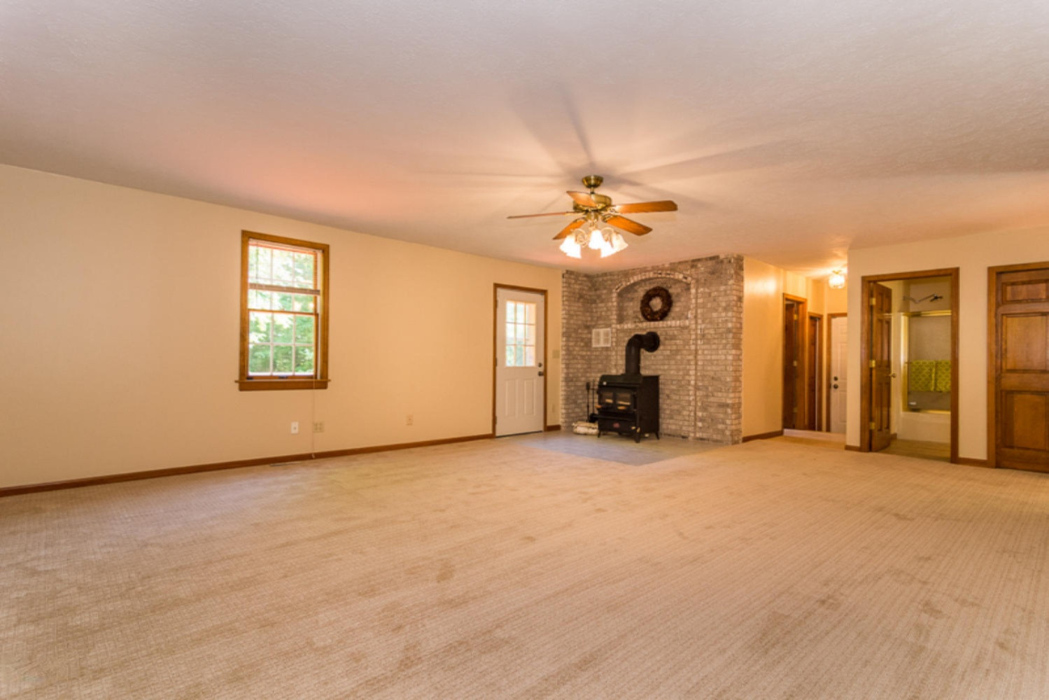 68831 Anderson Road Niles, MI 49120 - Photo 8 of 35 Living room