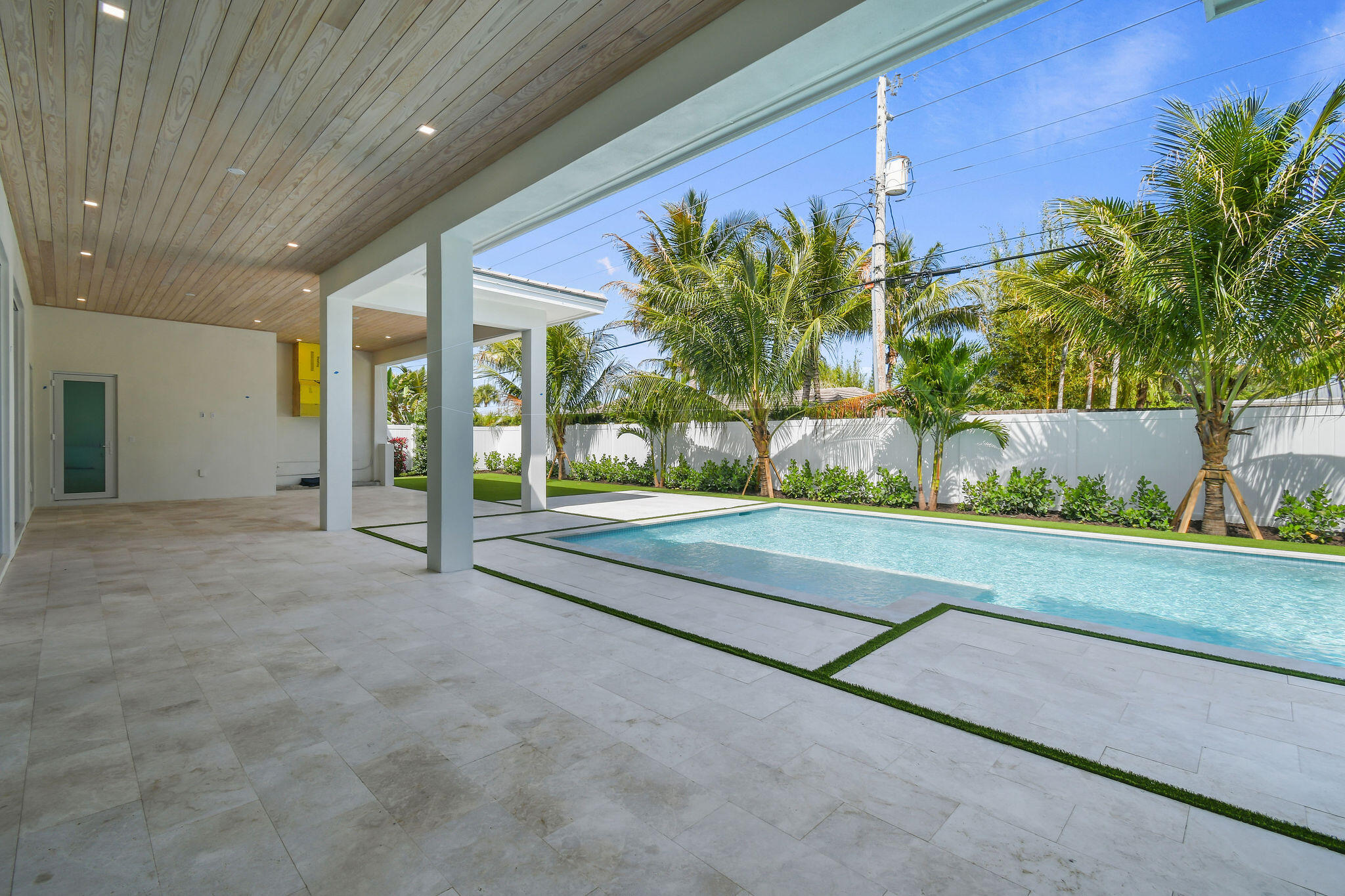 192 River Drive Jupiter, FL 33469 - Photo 30 of 45 Covered Lanai