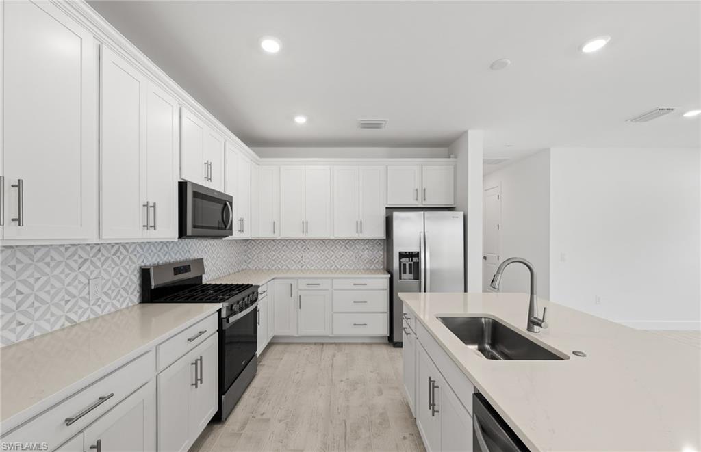 2072 Freemont Way Naples, FL 34120 - Photo 8 of 42