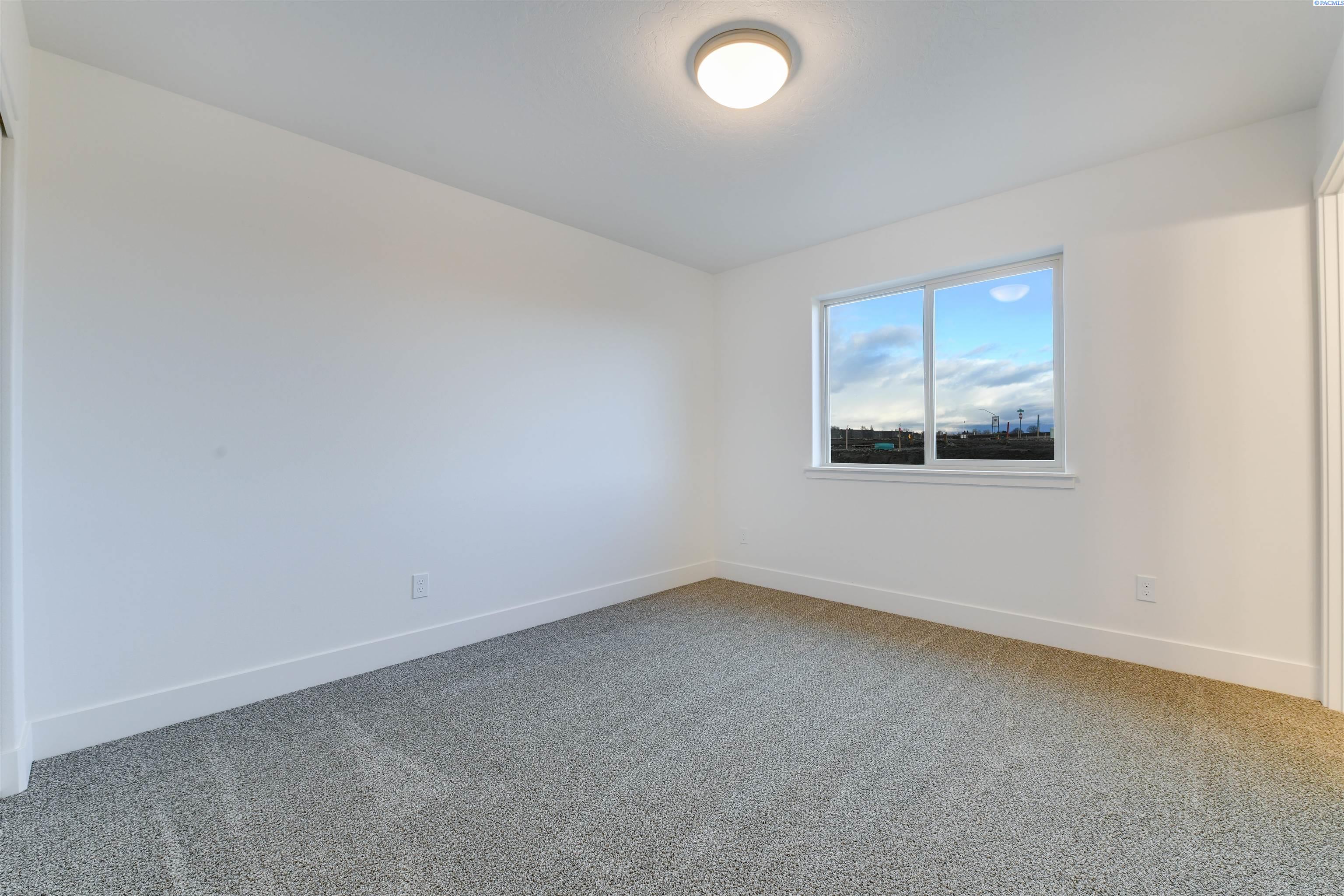 915 North Euclid Road Grandview, WA 98930 - Photo 15 of 19 Gallery Image 15