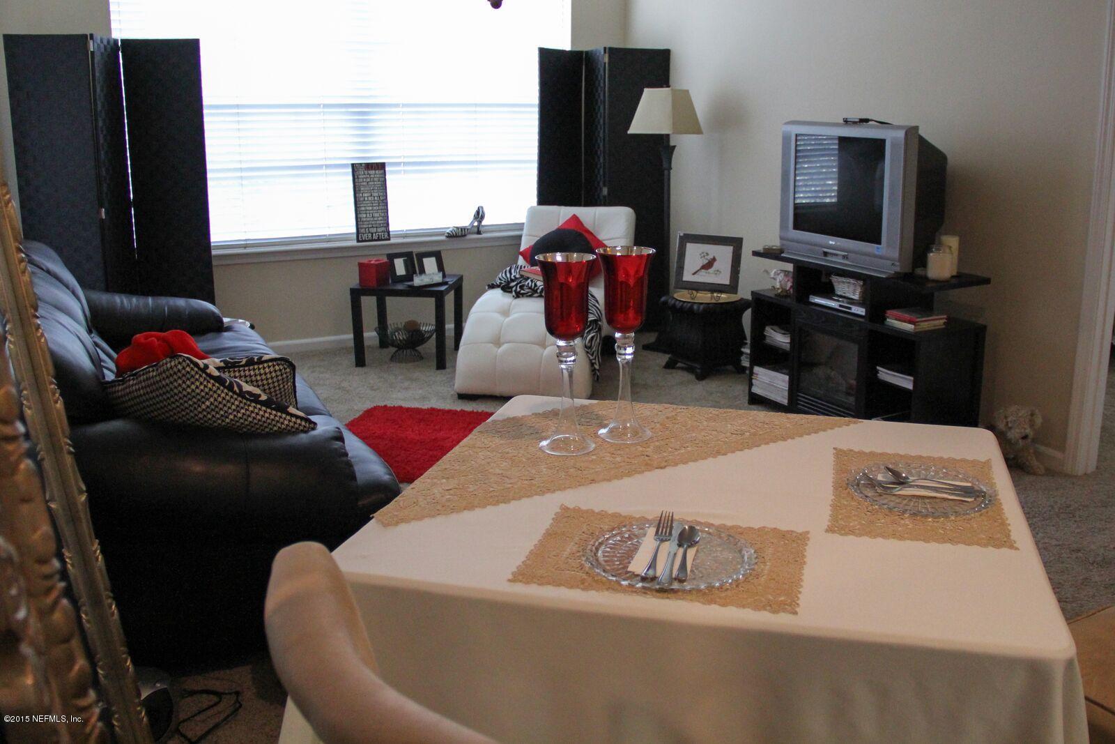 10550 Baymeadows Road, Unit 707 Jacksonville, FL 32256 - Photo 4 of 19 Baymeadows-family and dining area 2