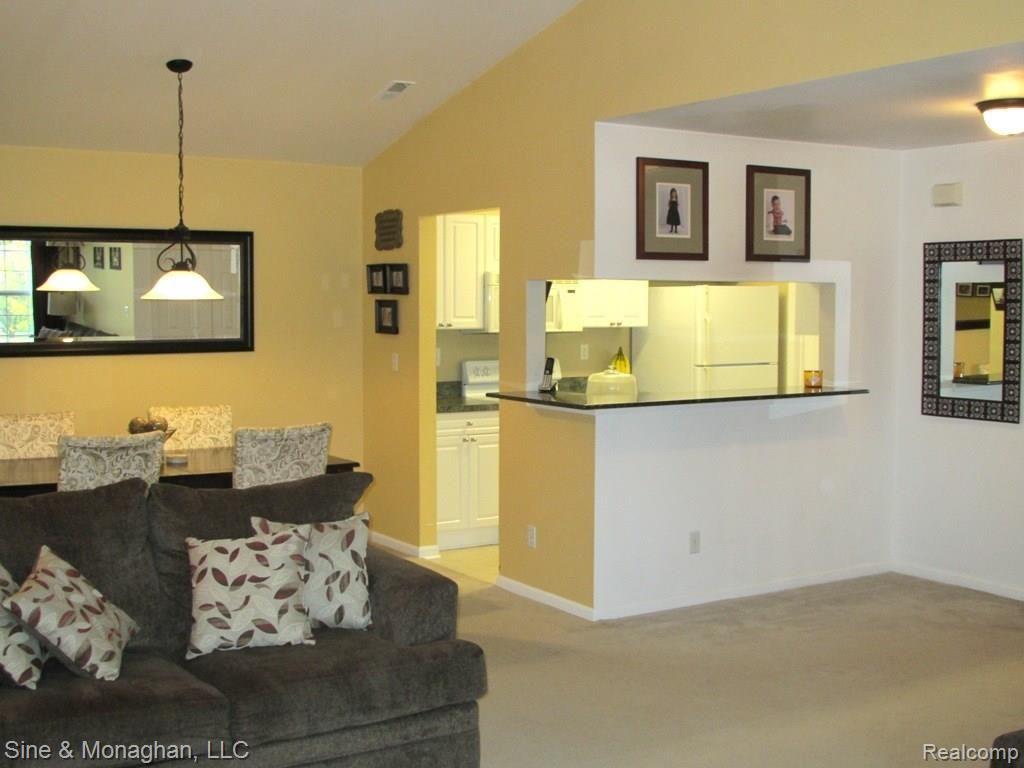 3609 Oakmonte Boulevard Rochester, MI 48306 - Photo 5 of 29