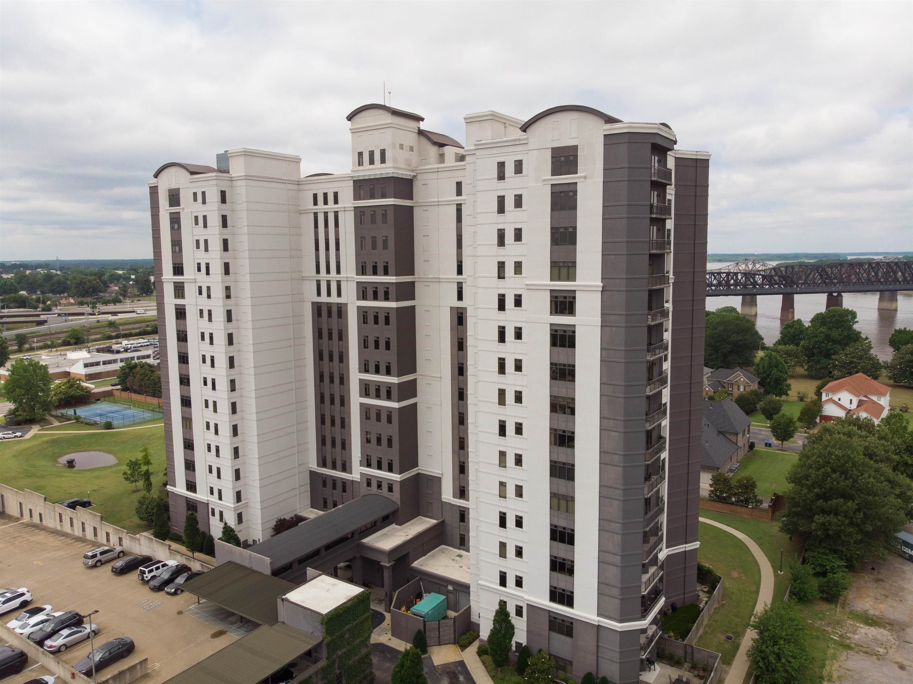 717 Riverside Drive, Unit 510 Memphis, TN 38103 - Photo 35 of 37