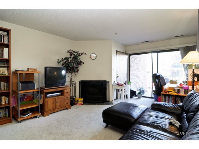 760 Weidner Road, Unit 105 Buffalo Grove, IL 60089 - Photo 2 of 10