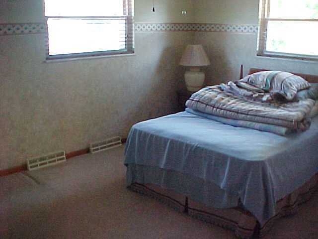 1075 Bernhard Road Columbus, OH 43227 - Photo 14 of 20 Gallery Image 14