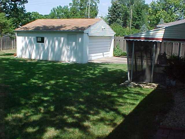 1075 Bernhard Road Columbus, OH 43227 - Photo 4 of 20 Gallery Image 4