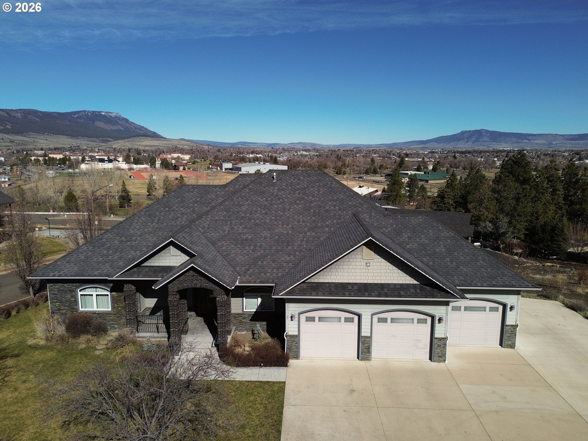 121 Ridge Drive La Grande, OR 97850 - Photo 1 of 43 an aerial view of a house