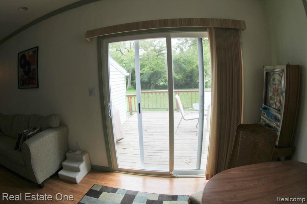 893 Willard Avenue Rochester, MI 48307 - Photo 35 of 44 LizInDetroit_893Willard-35.jpg