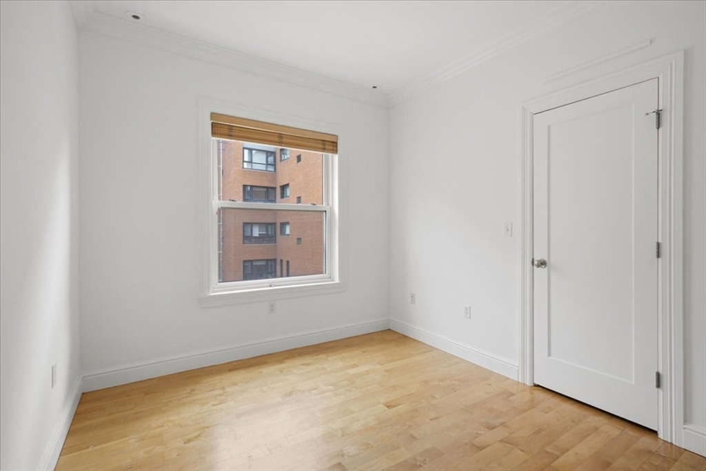 7 Stillman Place, Unit 5 Boston, MA 02113 - Photo 12 of 17