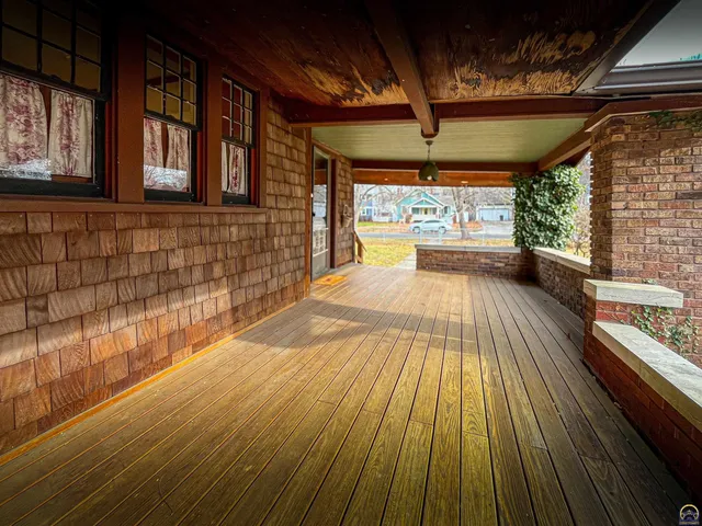 $212,000 | 1427 Southwest Jewell Avenue, Topeka, KS 66604