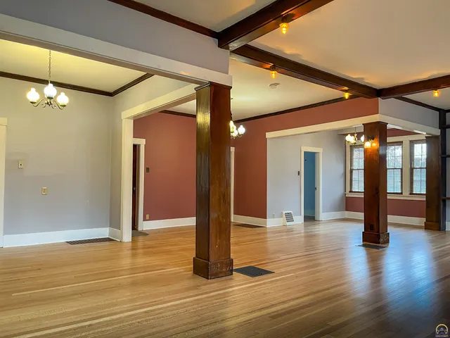 $212,000 | 1427 Southwest Jewell Avenue, Topeka, KS 66604