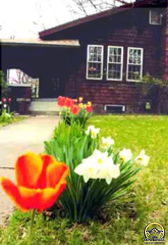 $212,000 | 1427 Southwest Jewell Avenue, Topeka, KS 66604