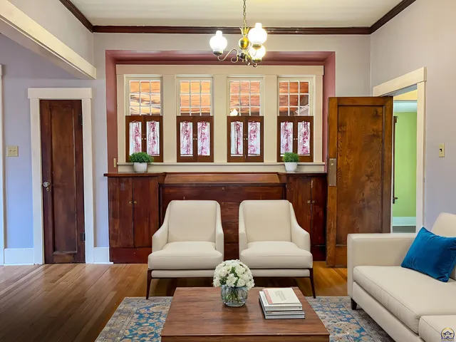 $212,000 | 1427 Southwest Jewell Avenue, Topeka, KS 66604