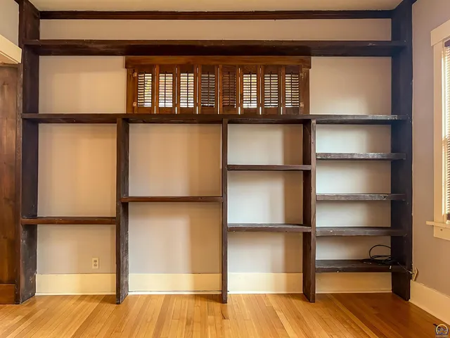 $212,000 | 1427 Southwest Jewell Avenue, Topeka, KS 66604