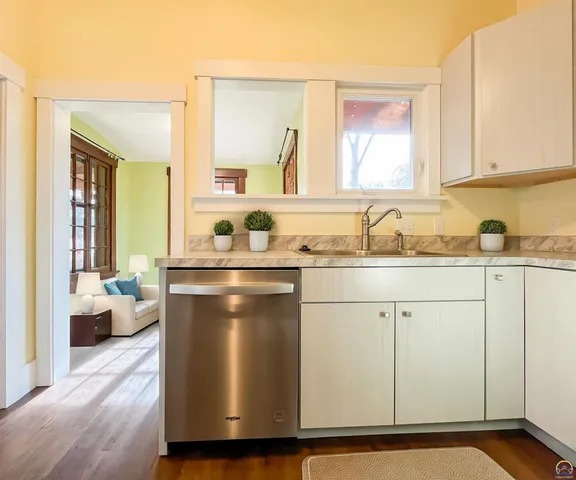 $212,000 | 1427 Southwest Jewell Avenue, Topeka, KS 66604