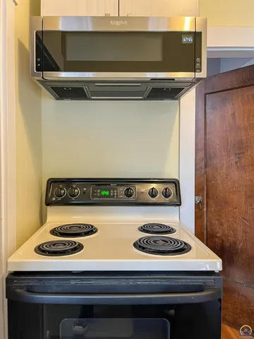 $212,000 | 1427 Southwest Jewell Avenue, Topeka, KS 66604