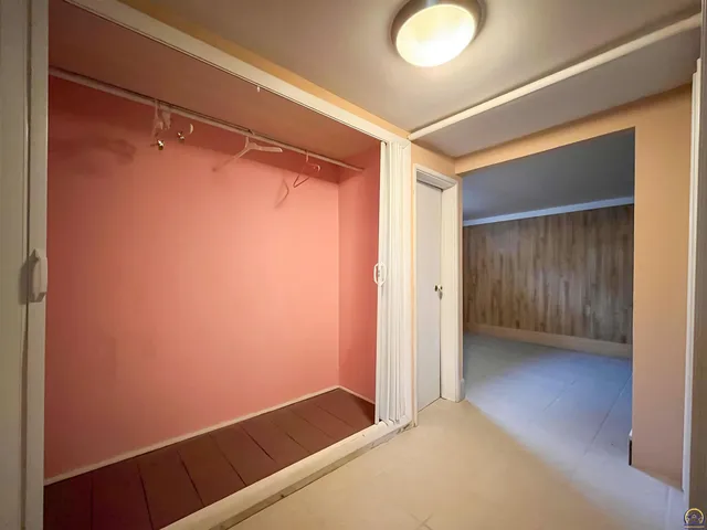 $212,000 | 1427 Southwest Jewell Avenue, Topeka, KS 66604