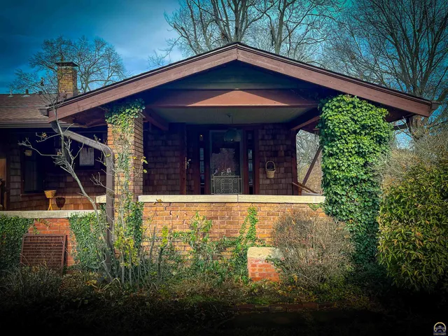 $212,000 | 1427 Southwest Jewell Avenue, Topeka, KS 66604