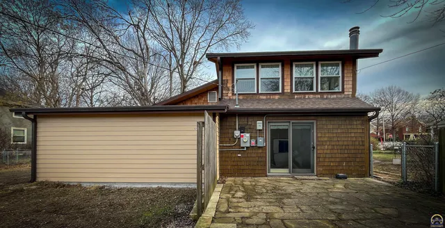 $212,000 | 1427 Southwest Jewell Avenue, Topeka, KS 66604