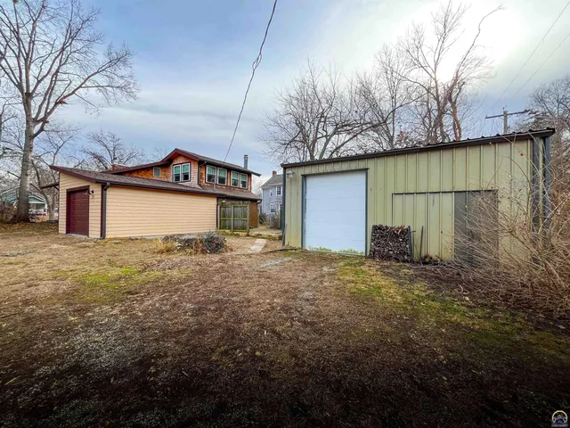 $212,000 | 1427 Southwest Jewell Avenue, Topeka, KS 66604