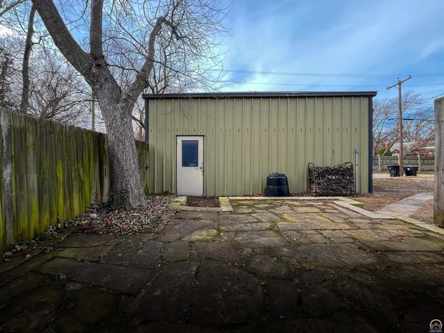 $212,000 | 1427 Southwest Jewell Avenue, Topeka, KS 66604