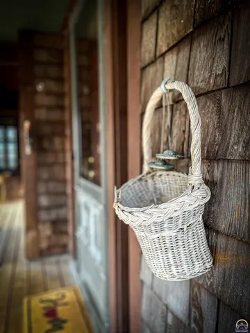 $212,000 | 1427 Southwest Jewell Avenue, Topeka, KS 66604