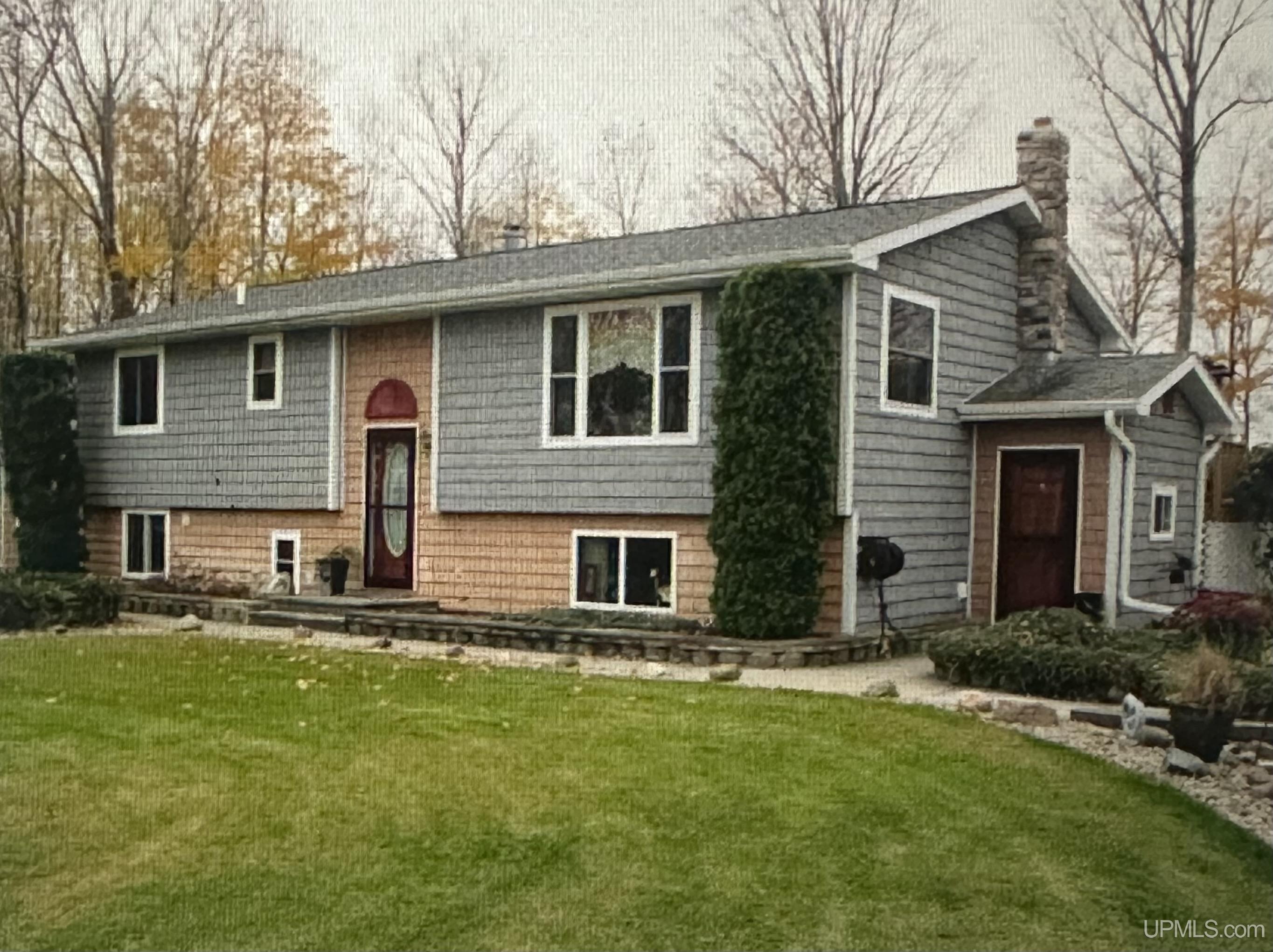 3917 21st Road Gladstone, MI 49837 - Photo 1 of 14 Gallery Image 1